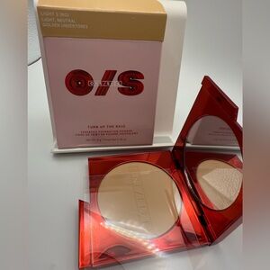 NEW ONE/SIZE Turn Up The Base Foundation Powder - Light 3 (light, neutral)